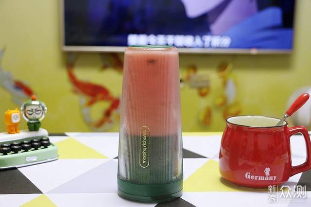 無(wú)線(xiàn)充電，40秒冰爽一夏 摩飛榨汁杯深度體驗(yàn)